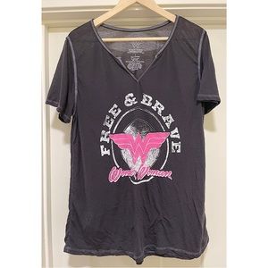 Torrid Graphic T Shirt Wonder Woman Size 2